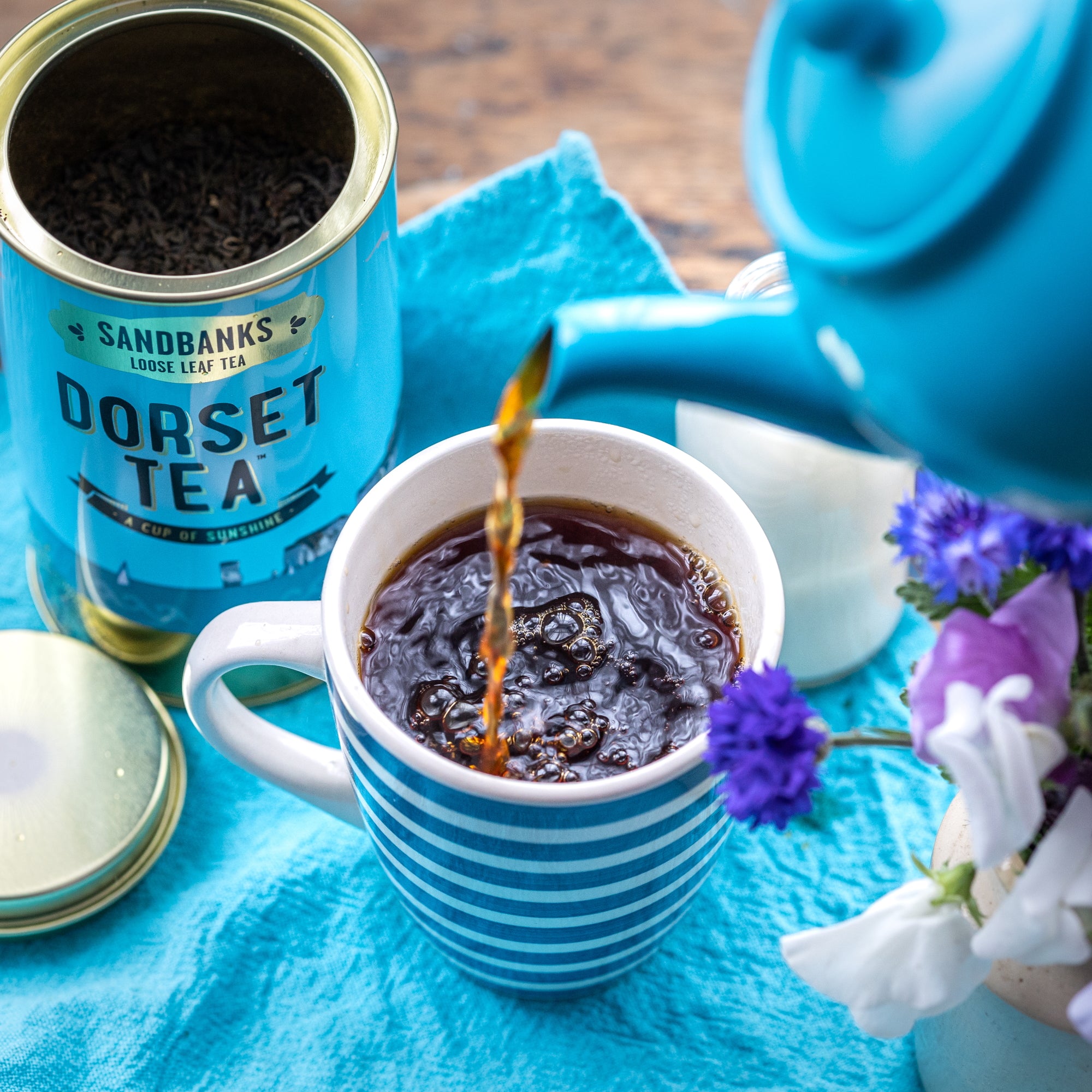 English breakfast loose leaf tea in a decorative container.